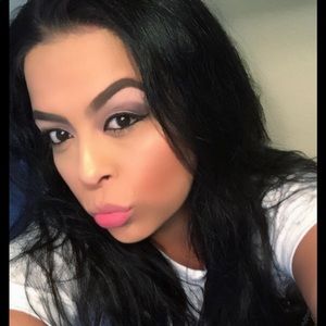 Meet your Posher, Ambar